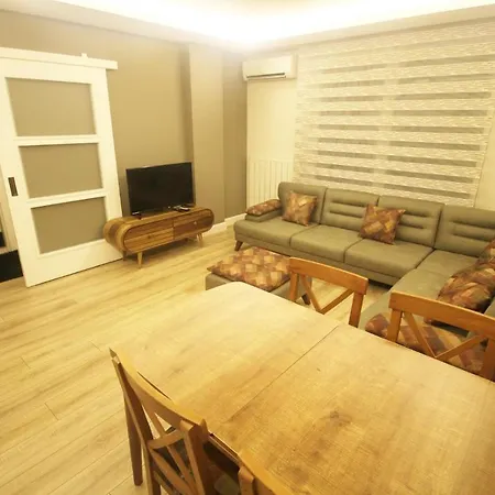 Newly Furnished Flat In The Heart Of 아파트