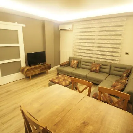 Newly Furnished Flat In The Heart Of 아파트