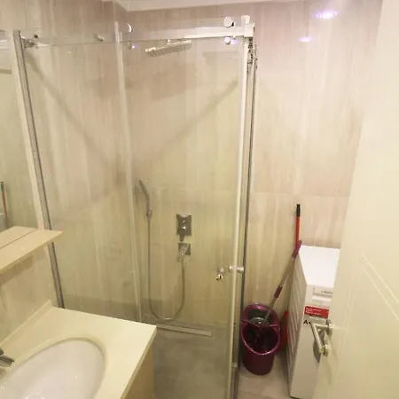 아파트 Newly Furnished Flat In The Heart Of *