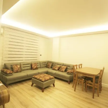 Newly Furnished Flat In The Heart Of Apartament Stambuł