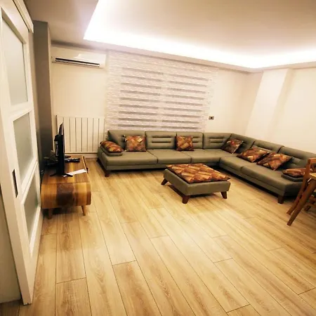 Newly Furnished Flat In The Heart Of